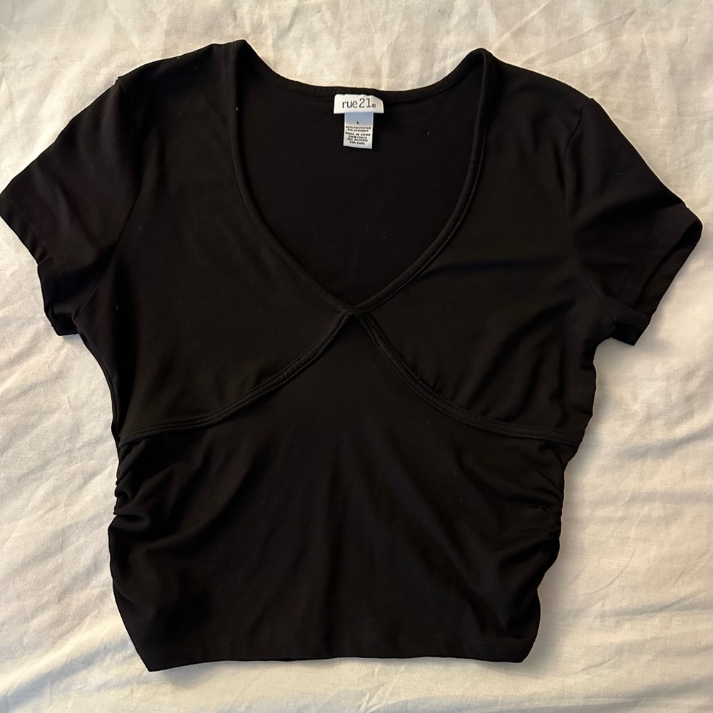 Rue 21 black cropped top. Size L